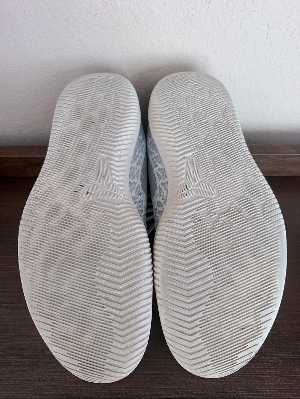 Nike Kobe Mamba Rage Pure Platinum Men Sneakers 908972-100 Size 10.5 - Picture 8 of 11